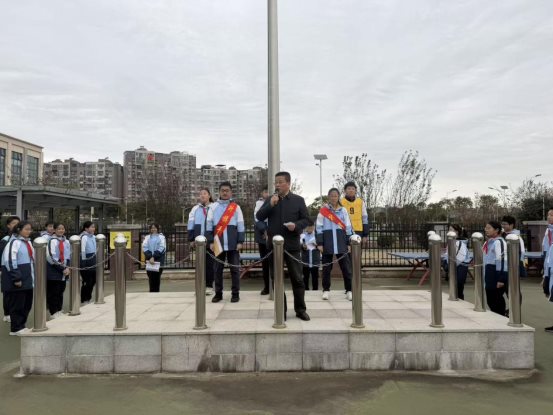 6956b9b42754524ae020c54094b9a76d